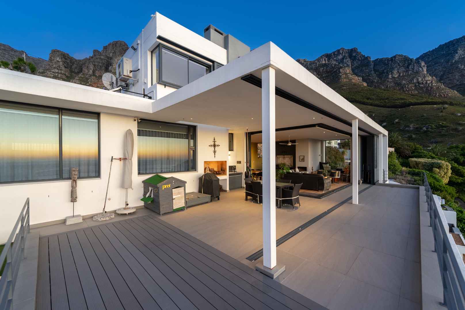 6 Bedroom Property for Sale in Camps Bay Western Cape